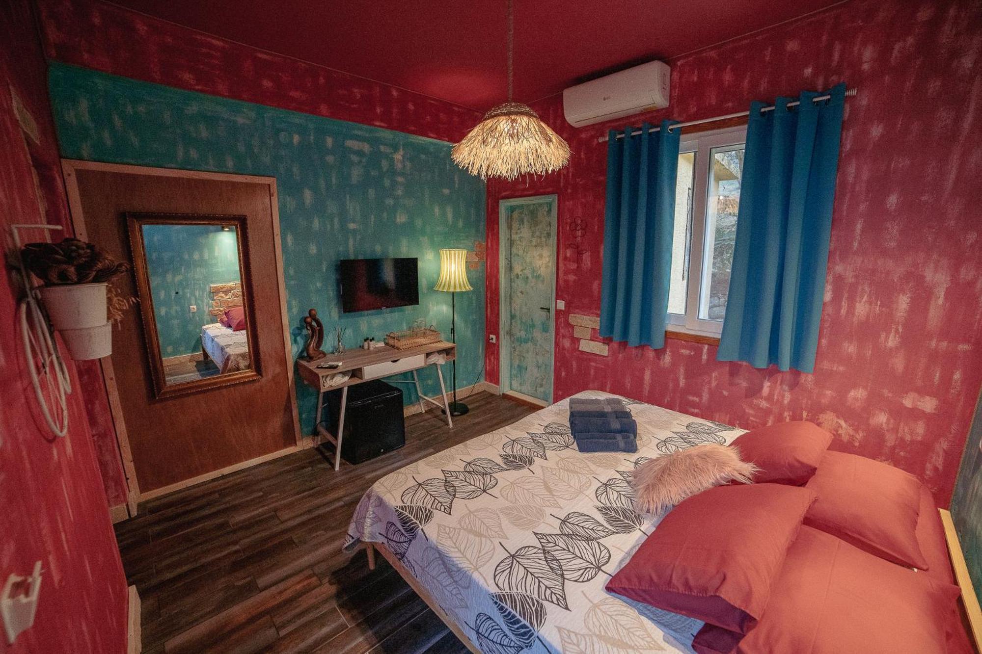 Antares Boutique Guesthouse Perama  Esterno foto