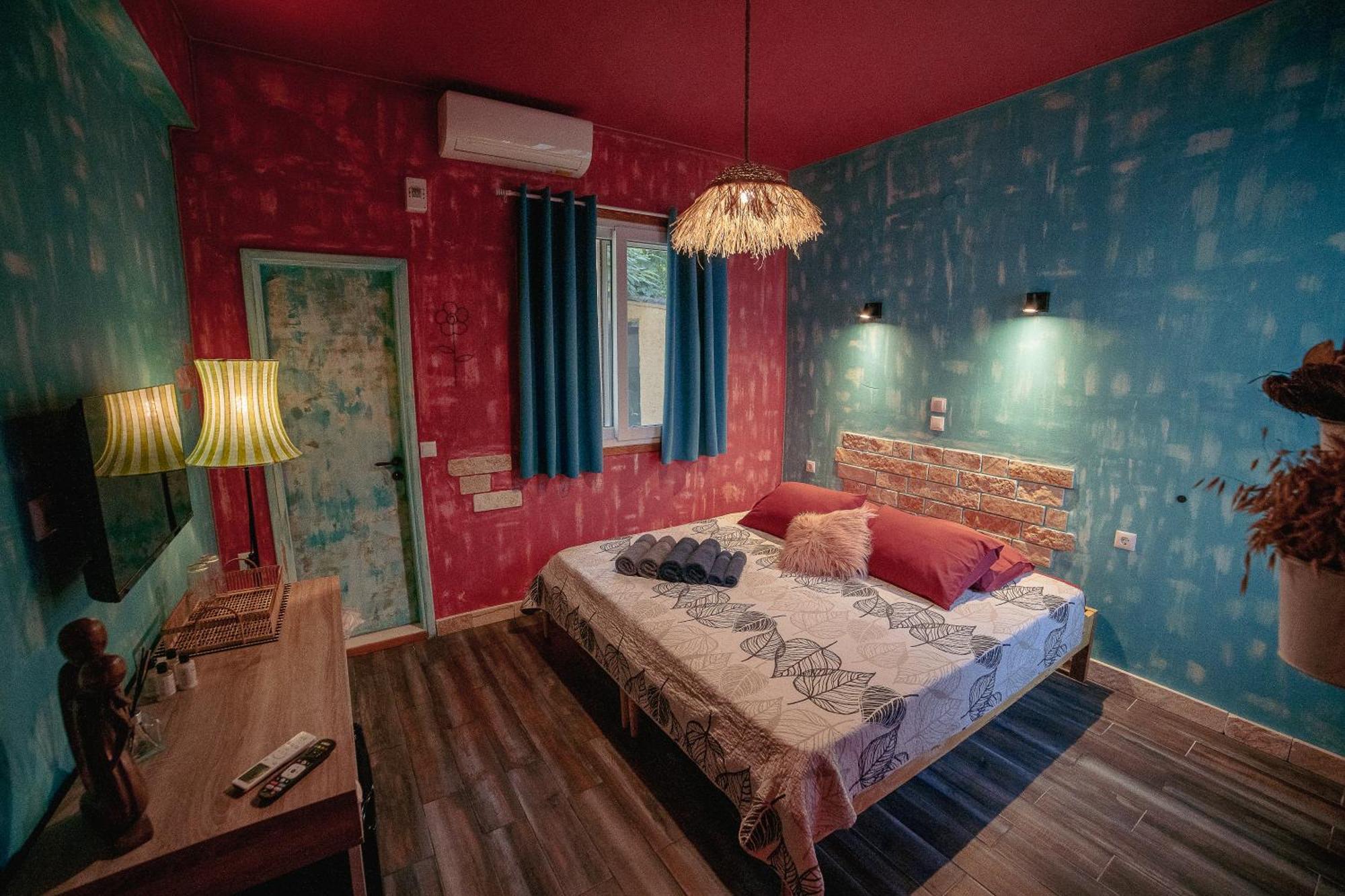 Antares Boutique Guesthouse Perama  Esterno foto