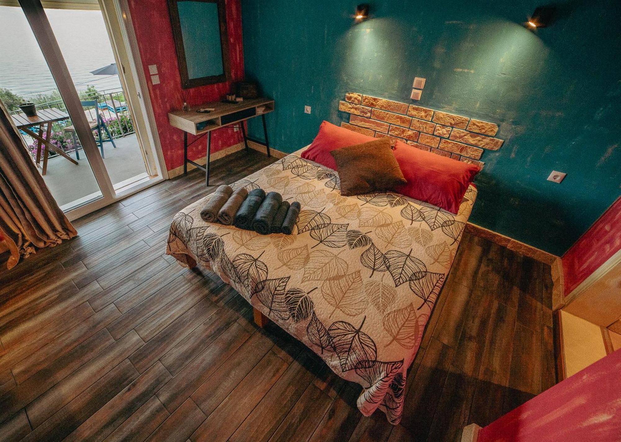 Antares Boutique Guesthouse Perama  Esterno foto