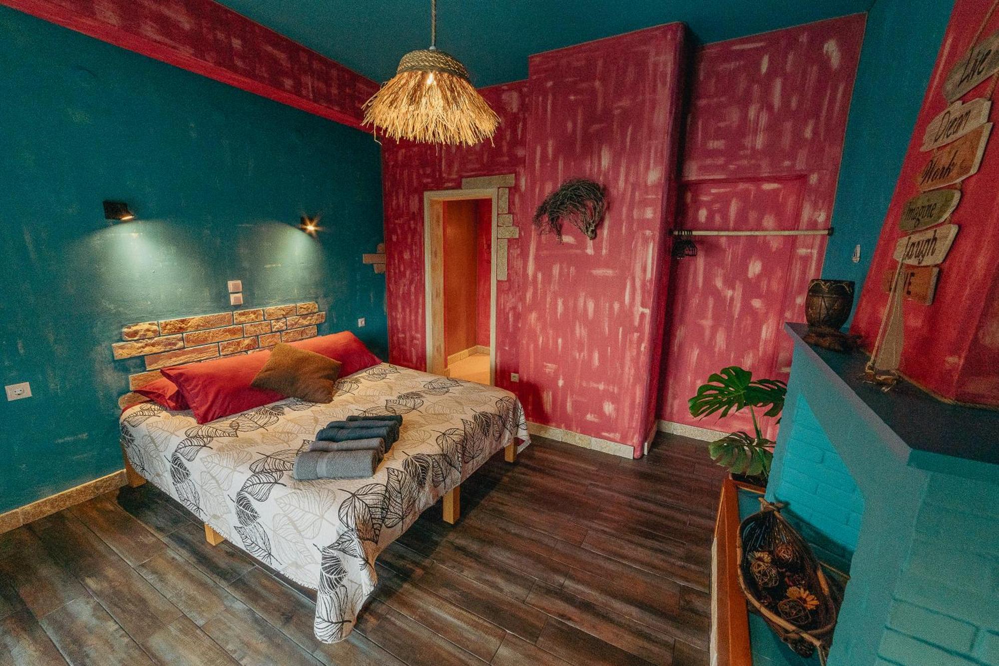 Antares Boutique Guesthouse Perama  Esterno foto