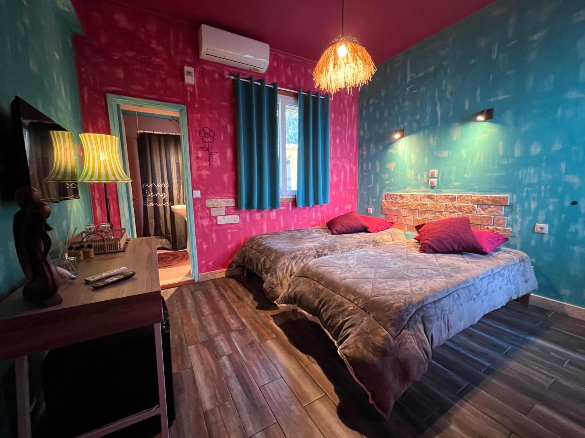 Antares Boutique Guesthouse Perama  Esterno foto
