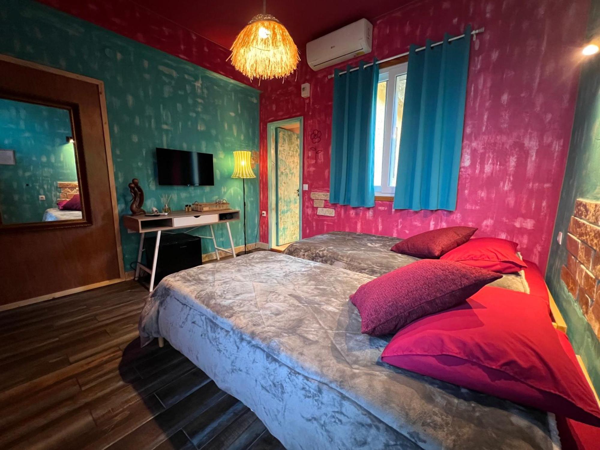 Antares Boutique Guesthouse Perama  Esterno foto